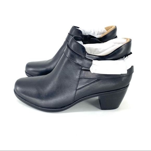 Naturalizer Women's Ella Side Zip Leather Bootie - Picture 2 of 7